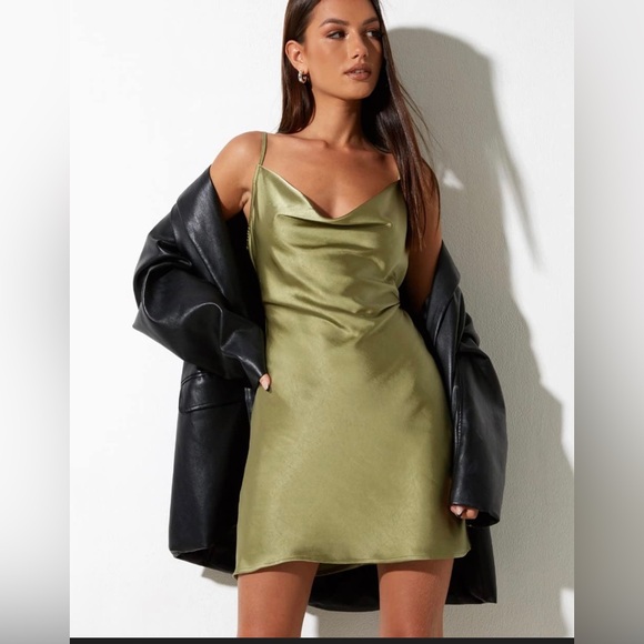 Astr Dresses & Skirts - ASTR The Label The Medford Olive Green Dress